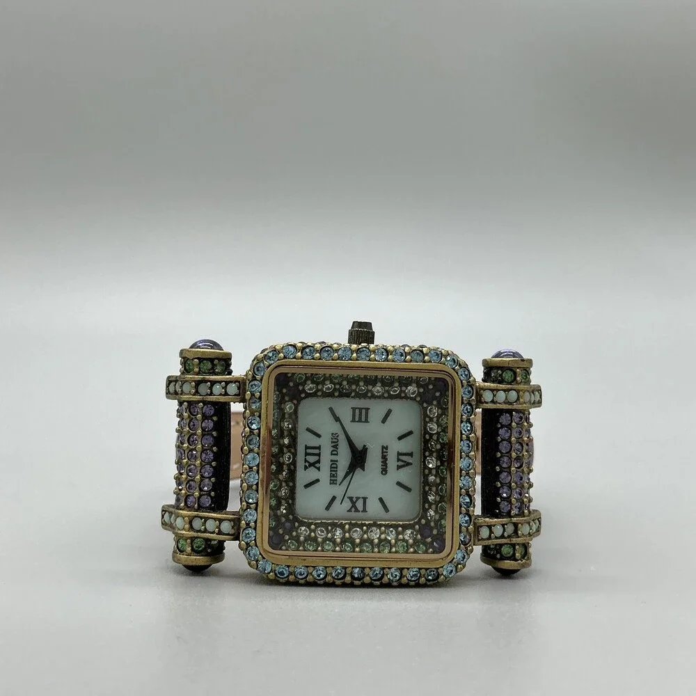 Heidi Daus Women Watch 30mm B8564 Timeless Beauty Crystal Pave Bezel New Battery